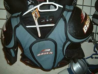 Bauer Impact 300 shoulders -Junior Small 